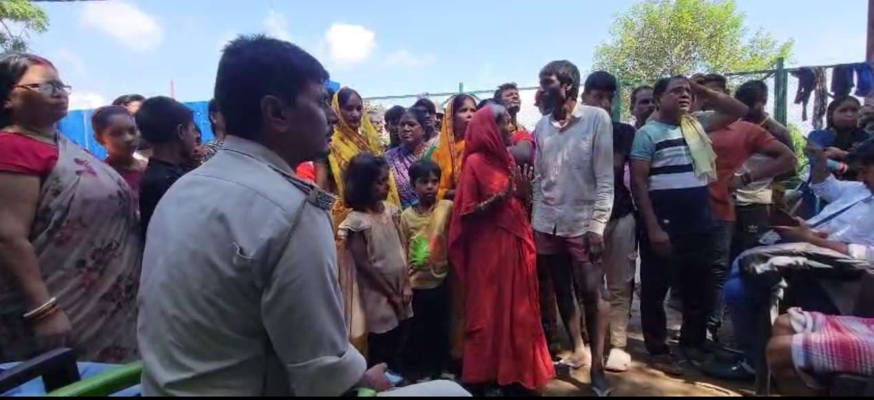 Patna News : दीघा में कचरा गिराने के विरोध में हंगामा, सड़क को किया जाम