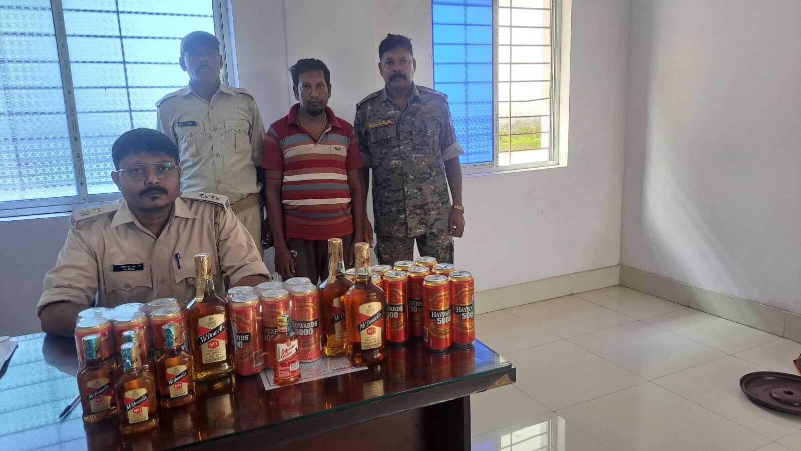 पाकुड़ में अवैध शराब बरामद, दो गिरफ्तार