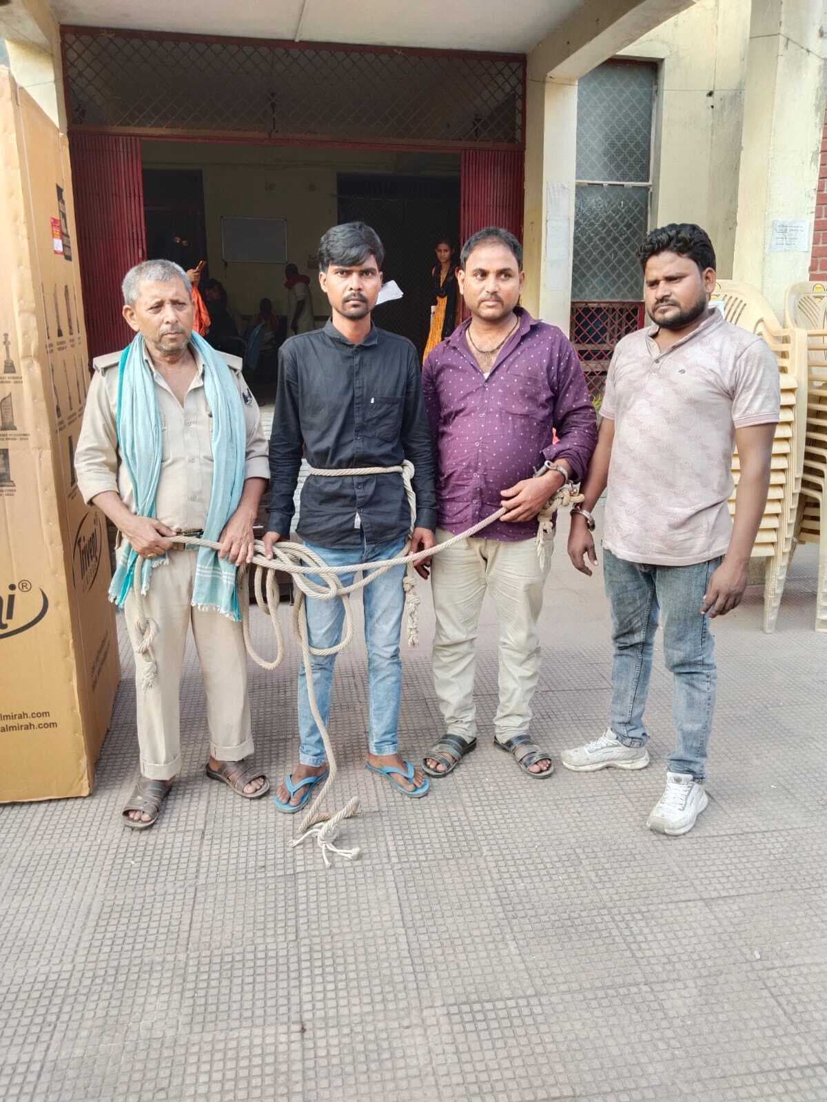 शराब के नशे में तीन पियक्कड़ गिरफ्तार