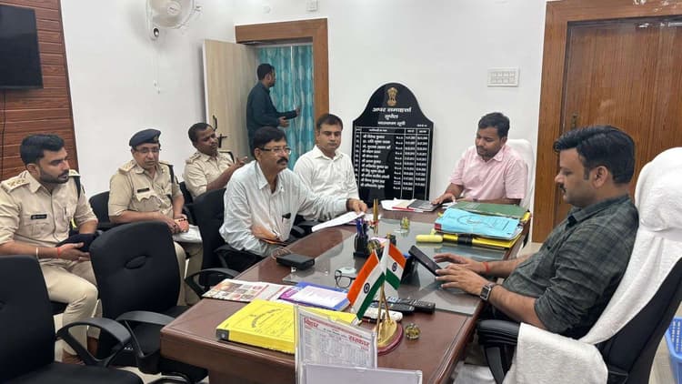 जिला संचार व निर्वाचन प्रबंधन योजना के अद्यतन पर जोर