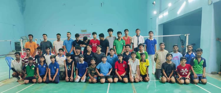 Motihari: जिला स्तरीय विद्यालय खेल प्रतियोगिता पहले दिन बच्चों ने खेली कबड्डी