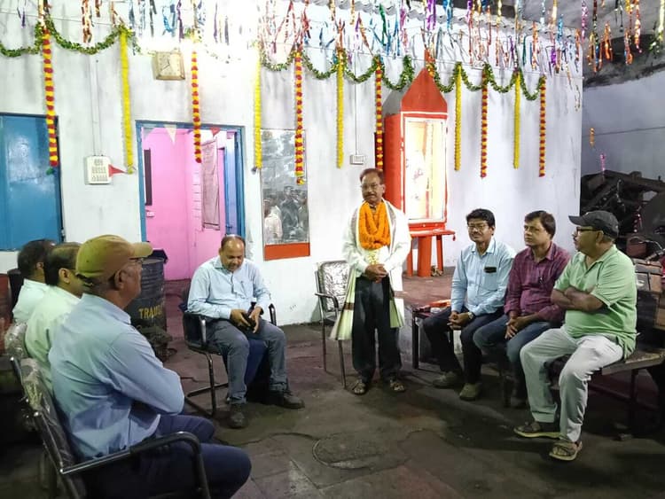 Bokaro News : कथारा वाशरी के सेवानिवृत्त कर्मी को दी गयी विदाई