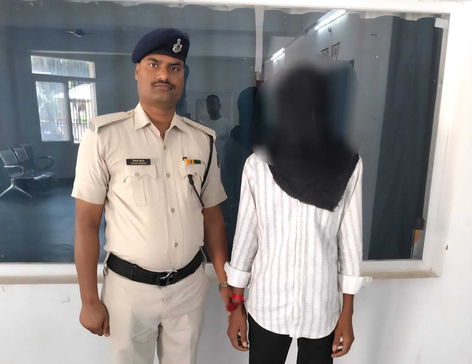 पुलिस ने खनगांव से देसी पिस्टल के साथ बदमाश को पकड़ा