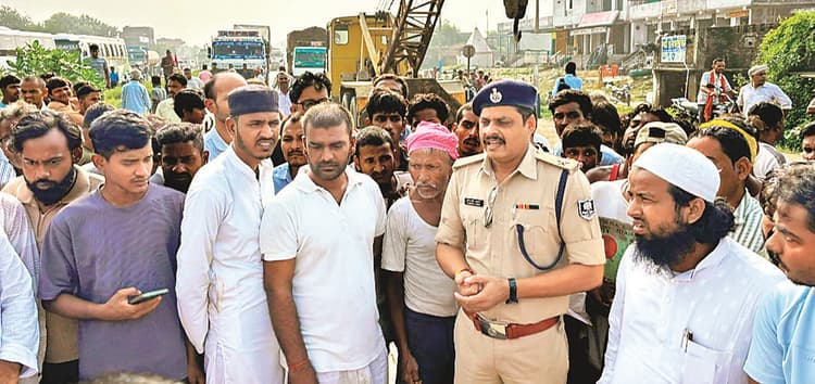 Gaya News : ट्रक से कुचल साइकिल सवार युवक की मौत