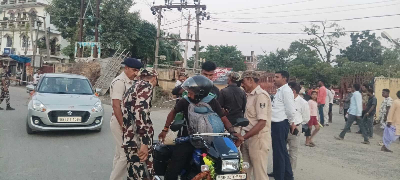 चुनावी सरगर्मी तेज,सघन वाहन चेकिंग अभियान चलाकर सीओ व थानाध्यक्ष ने संभाली कमान