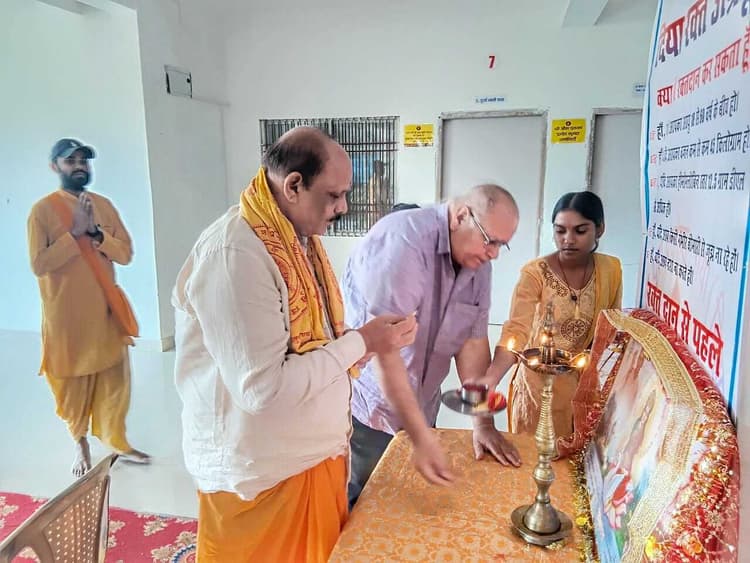 तीन दिवसीय दिव्य युवा जागरण शिविर शुरू