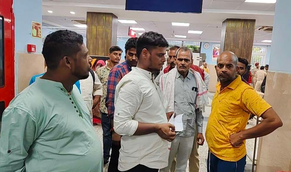 कोचिंग से घर लौट रहे छात्र की ट्रेन की चपेट में आने से मौत