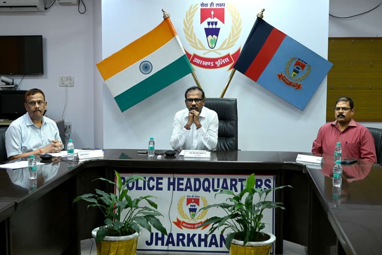 Political news : घाटशिला उपचुनाव को लेकर बंगाल व ओडिशा पुलिस के साथ बैठक