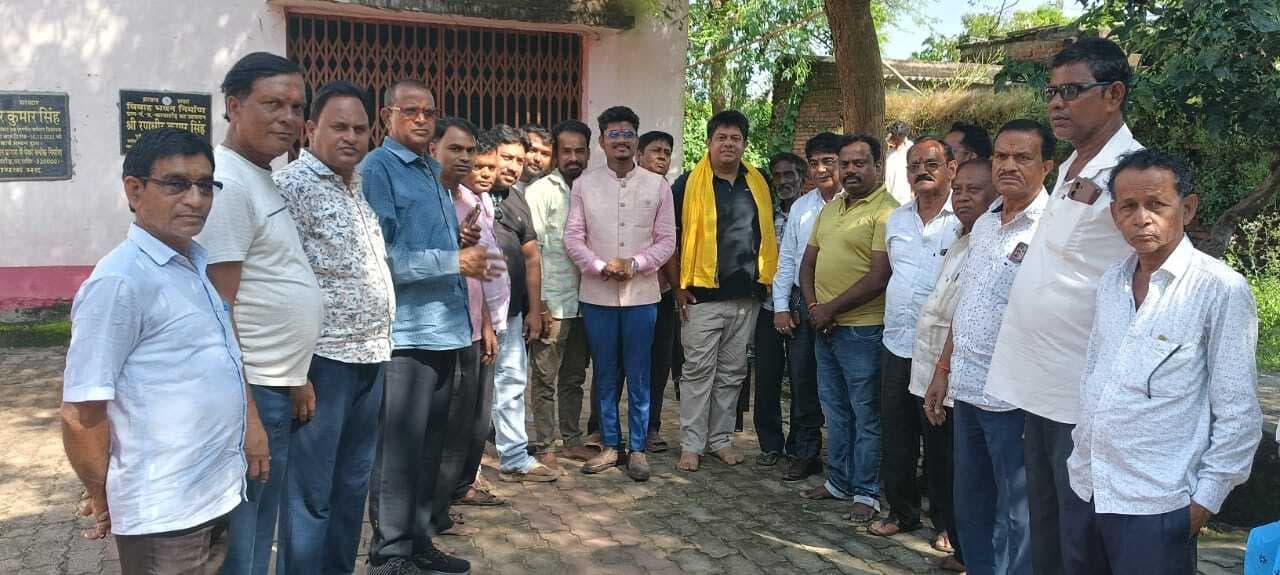 करमाटांड़ में छठ घाट की सफाई का लिया निर्णय