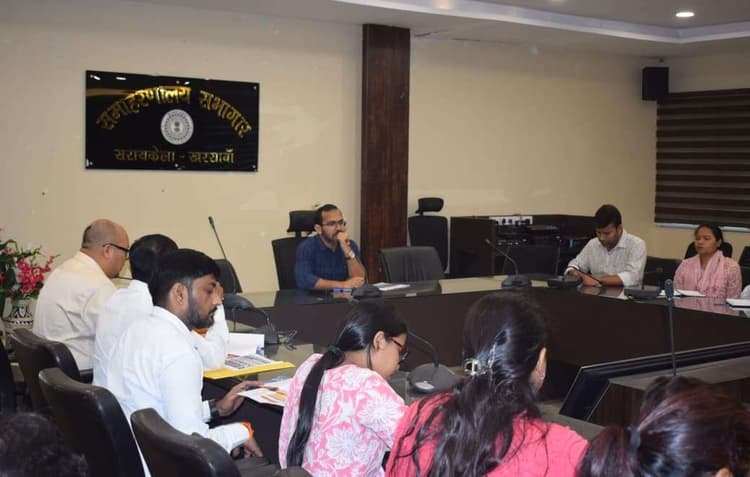 Seraikela Kharsawan News : रोजगार से वंचित युवाओं की होगी पहचान रुचि के अनुसार मिलेगा प्रशिक्षण