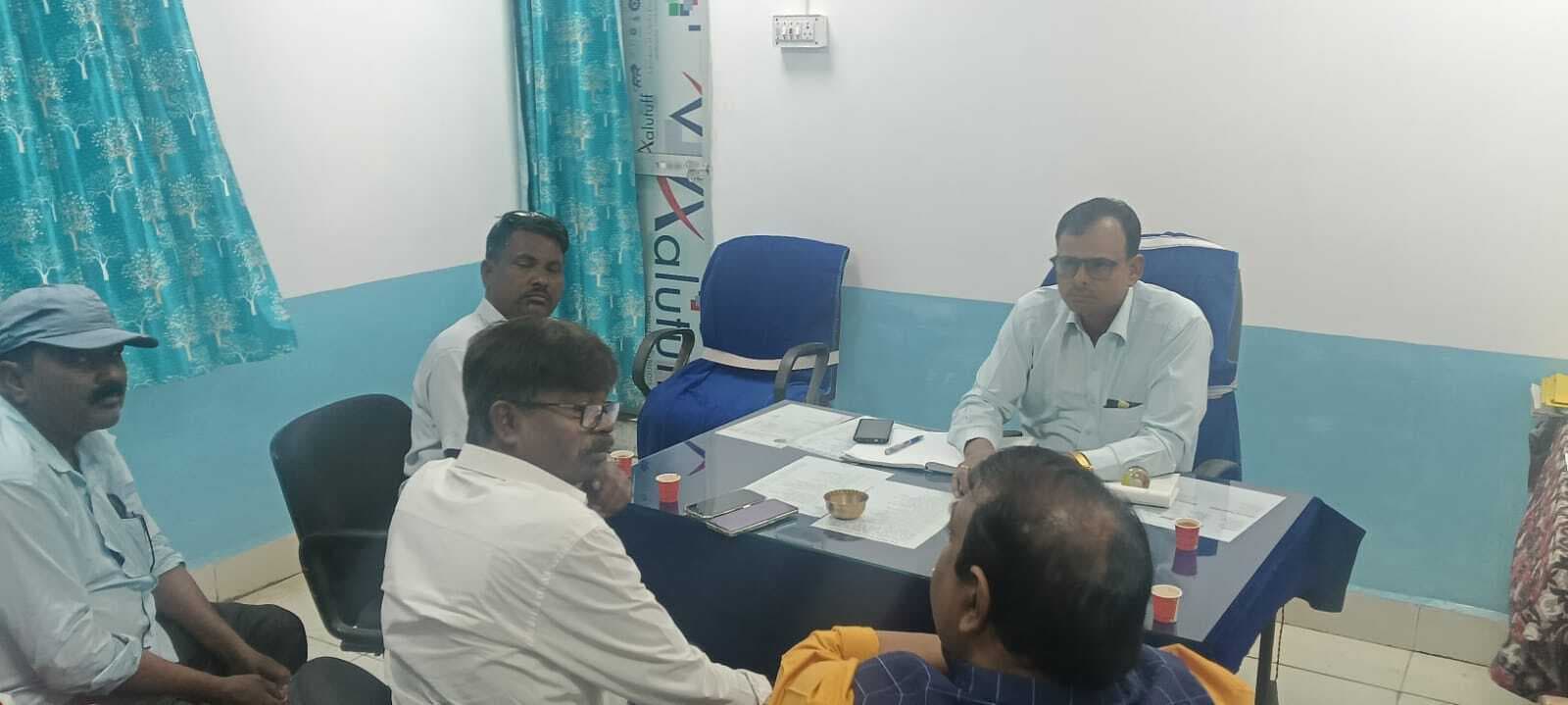 Bokaro News : माइंस की समस्याओं को लेकर यूनियन ने प्रबंधन से की वार्ता