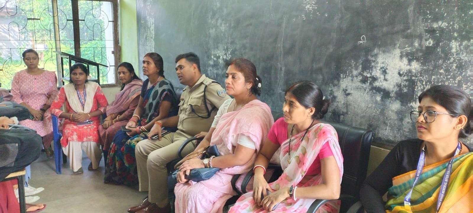 Bokaro News : छात्राओं को दी कानूनी अधिकारों की जानकारी