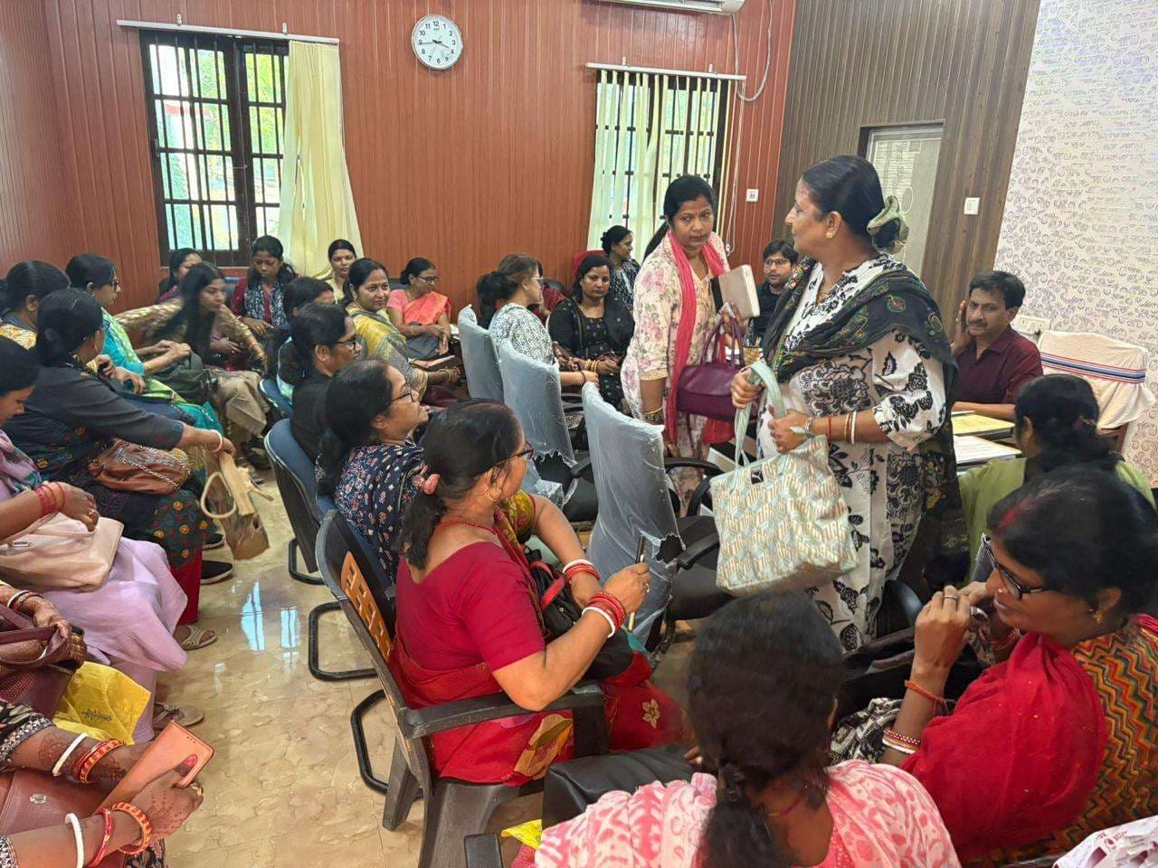 व्यय की निगरानी के लिए निर्वाचन व्यय अनुश्रवण कोषांग की बैठक