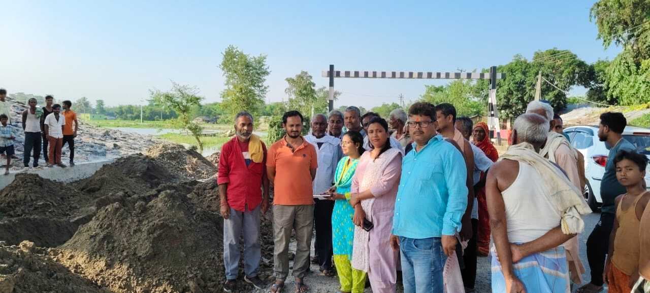 अमहा में पानी निकासी की कराई गई वैकल्पिक व्यवस्था