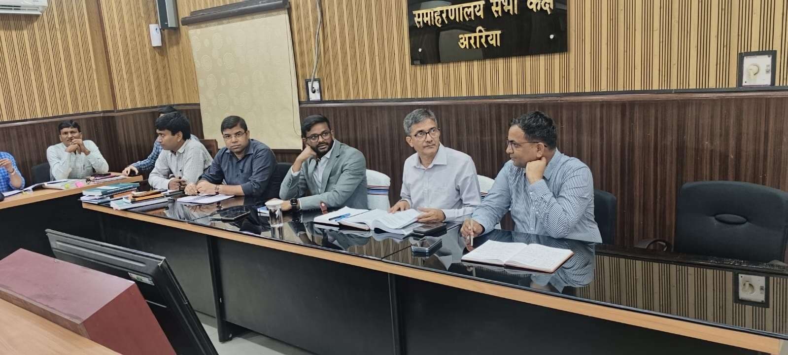 मतदान केंद्रों पर मूलभूत सुविधा सुनिश्चित करायें निर्वाची पदाधिकारी