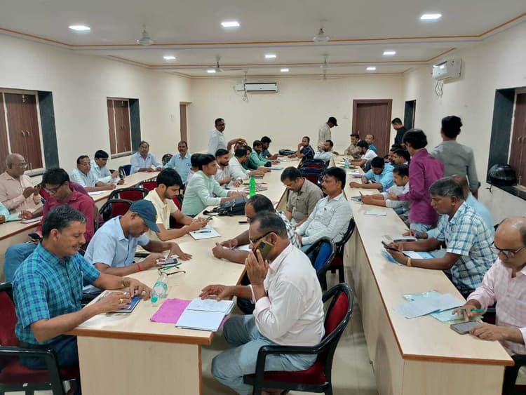 निर्वाची पदाधिकारी ने पढ़ाया कर्तव्य का पाठ