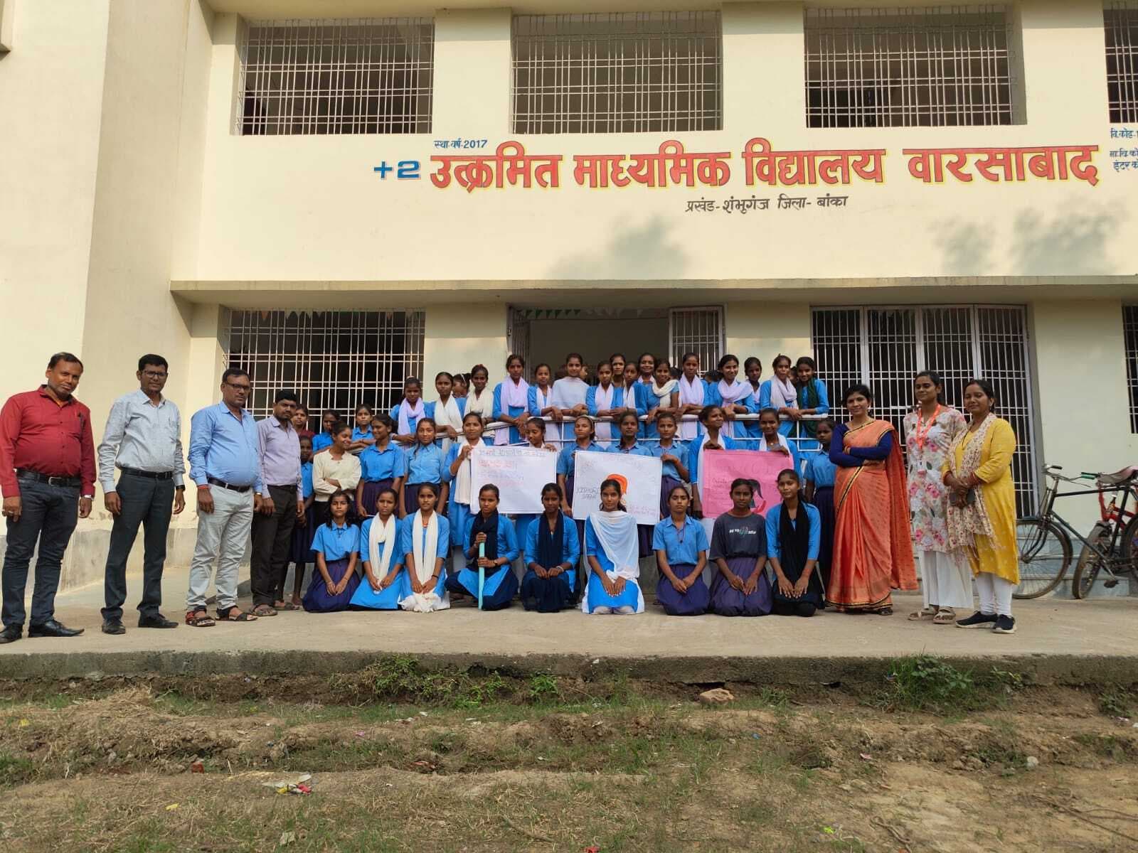 बालिकाओं ने सामाजिक बाधाओं पर रखी अपनी बात