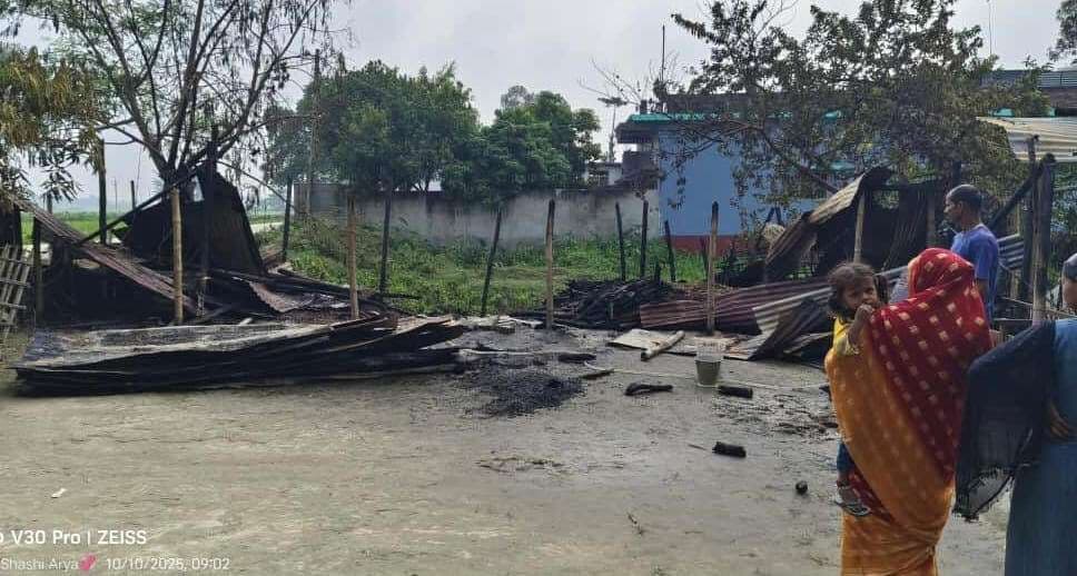 आग से दो घर जले, लाखों की क्षति