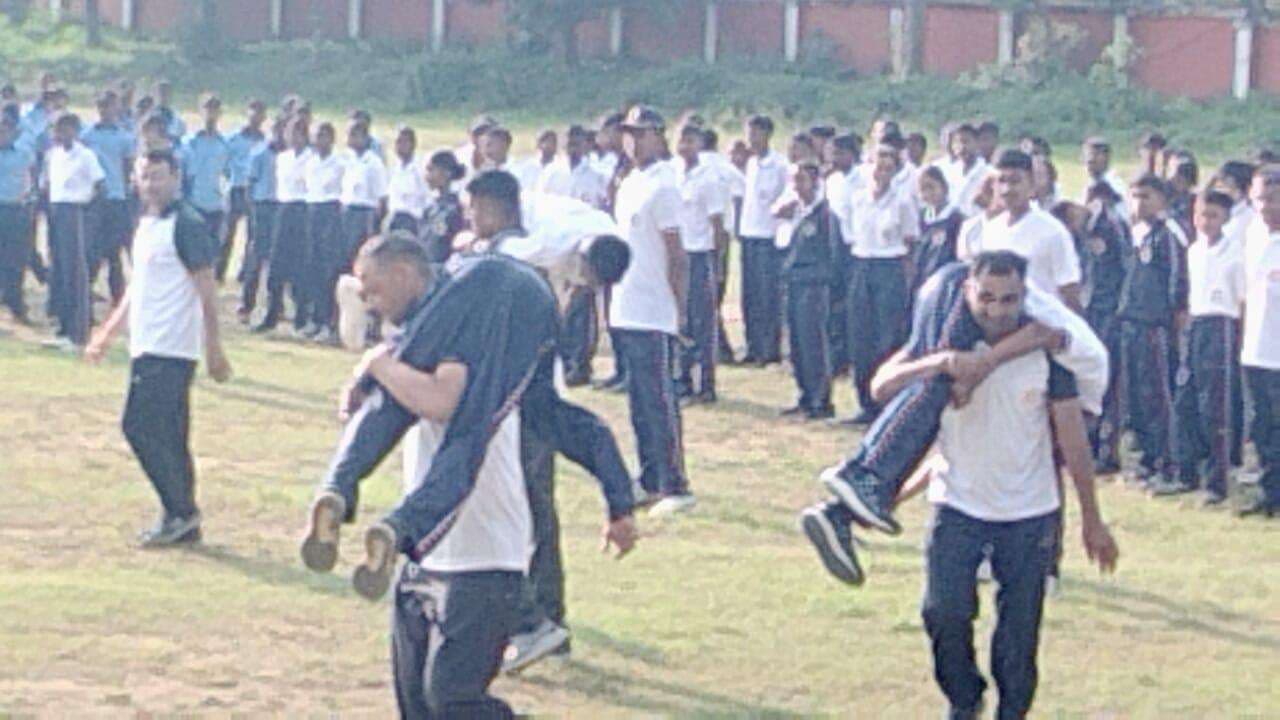 विद्यार्थियों ने सीखा आपात समय में सेवा के तरीके