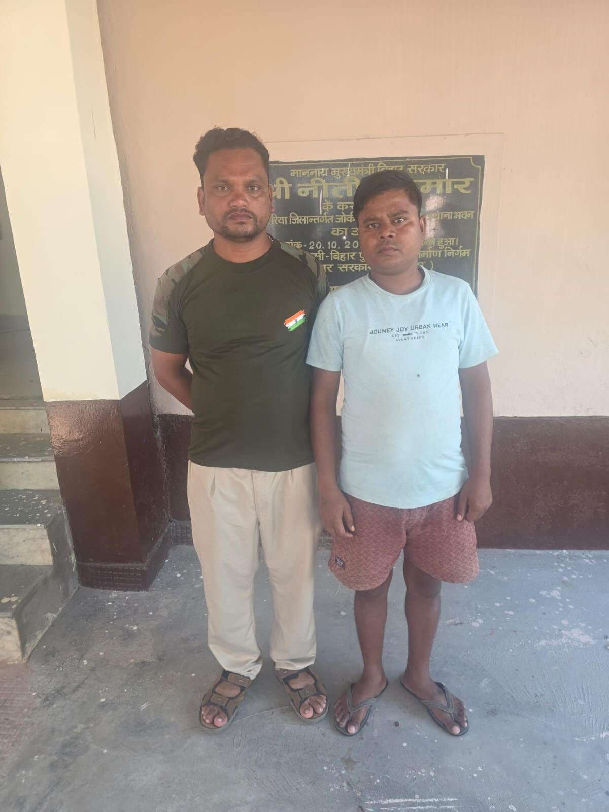 15 लीटर देसी शराब के साथ गिरफ्तार