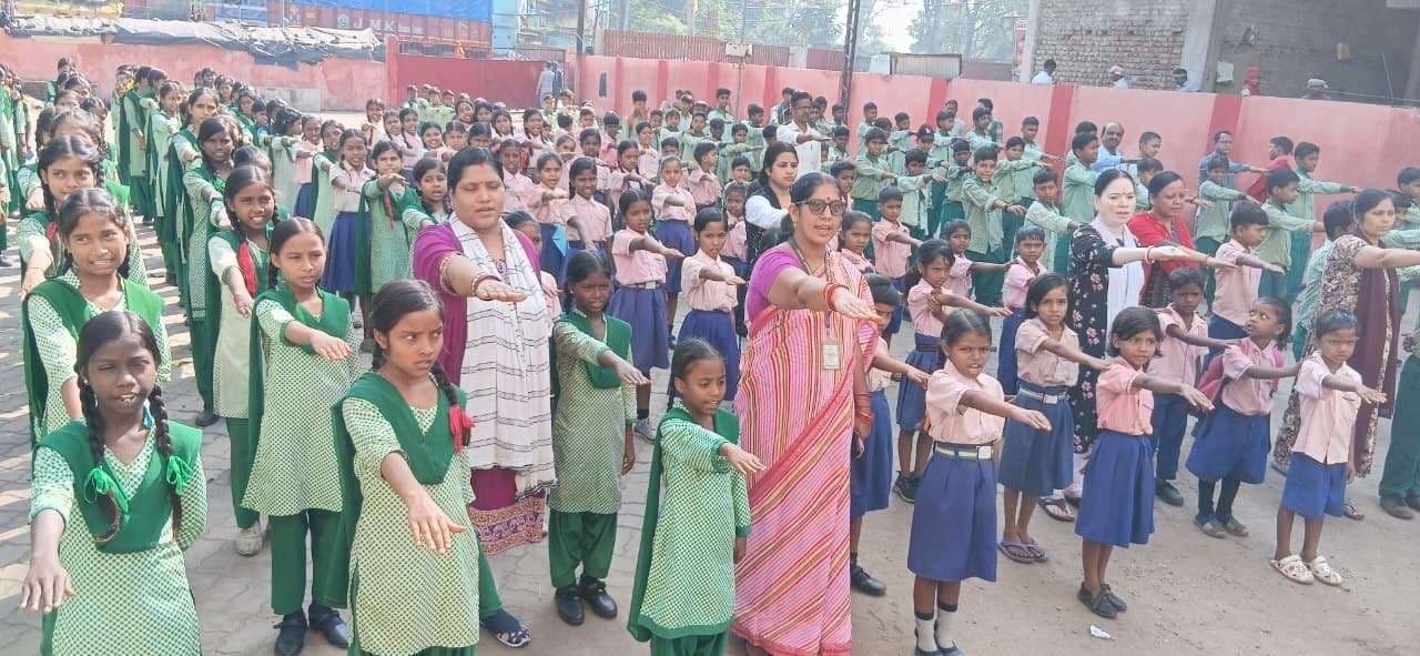 Bokaro News : स्वदेशी वस्तुओं से घर सजाने का लिया संकल्प