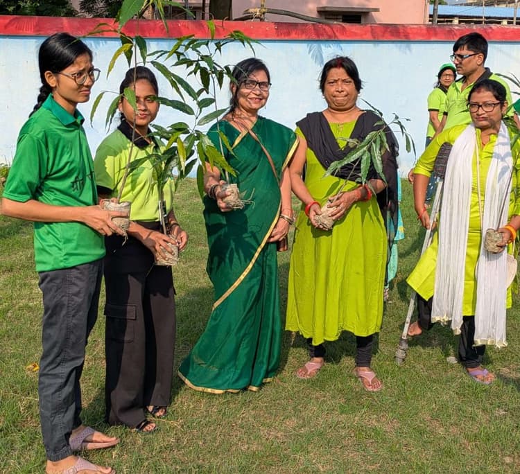 ग्रीन पूर्णिया ने कला भवन परिसर में लगाए 100 फलदार छायादार पौधे