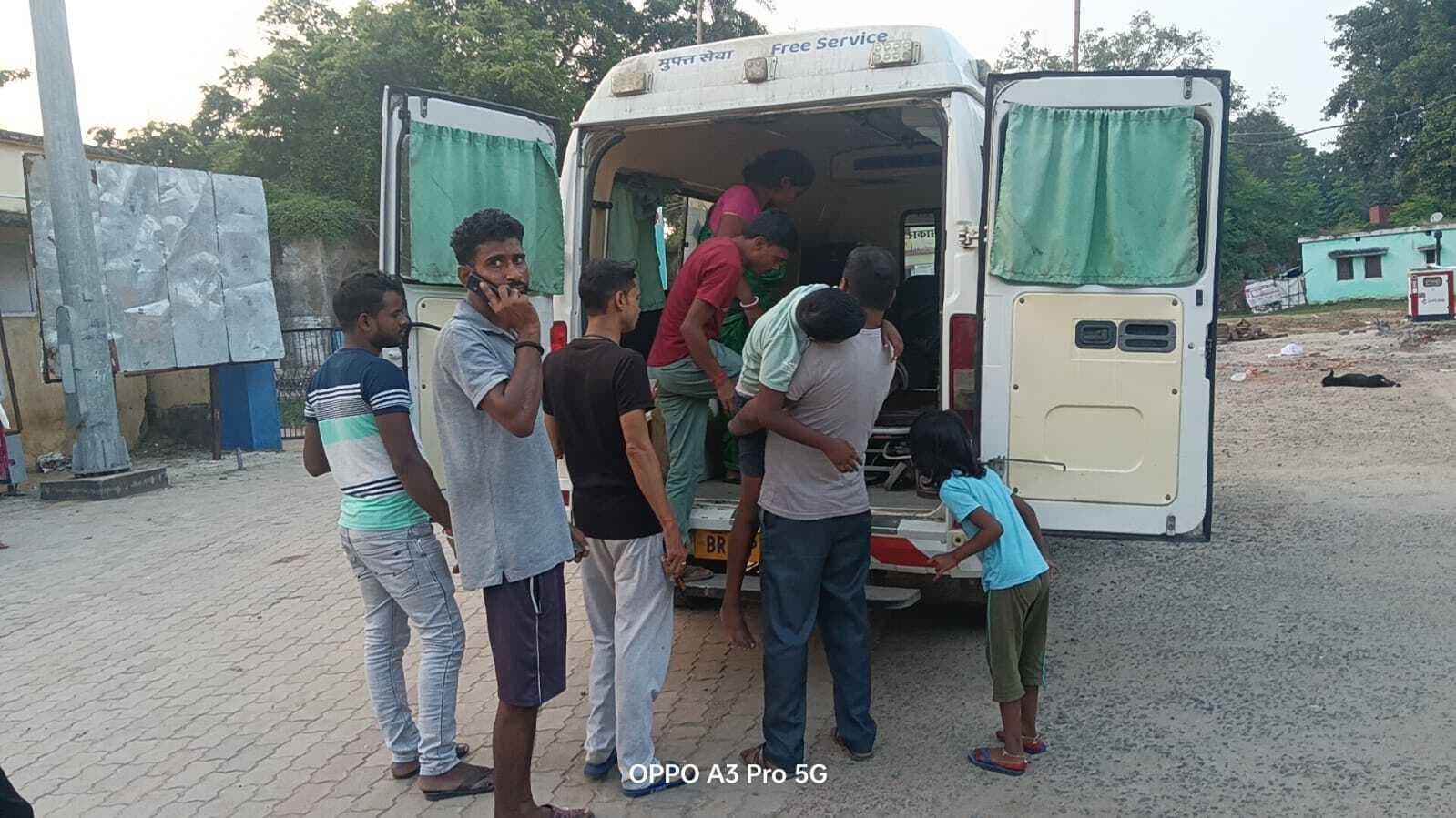 पतंग उड़ाने के दौरान छत से गिरकर बालक जख्मी, रेफर