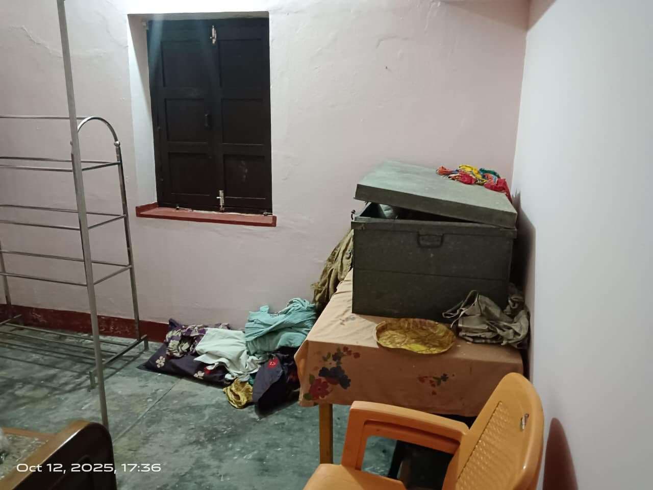 Samastipur News:रामपुर गांव में घर का दरवाजा तोड़कर लाखों की चोरी