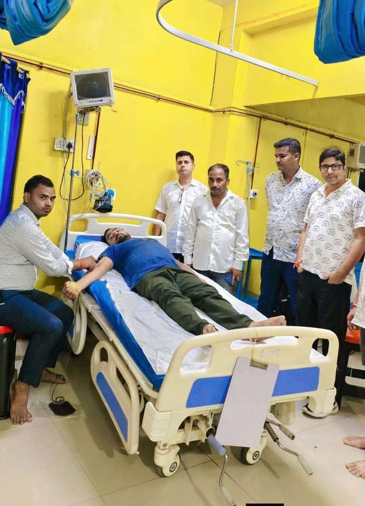 जरूरतमंद महिला के लिए किया रक्तदान