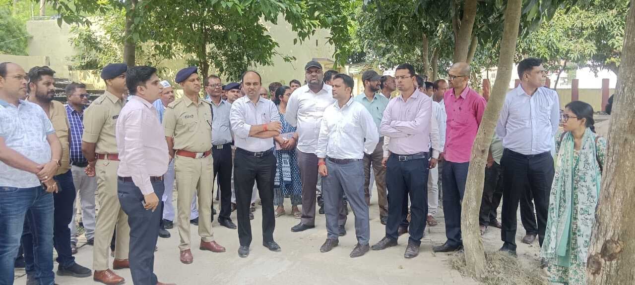 Samastipur News:ईवीएम स्ट्रांग रूम की सुरक्षा व्यवस्था का लिया जायजा