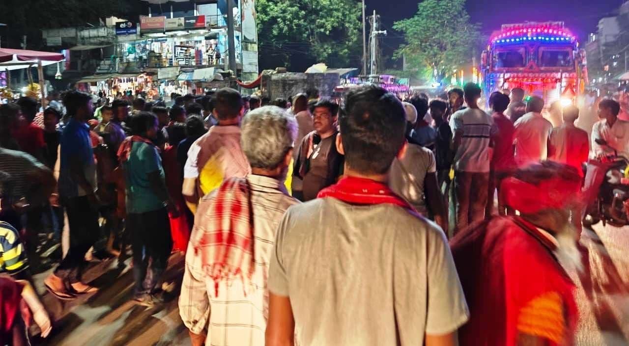 ट्रक के धक्के से फल विक्रेता की मौत