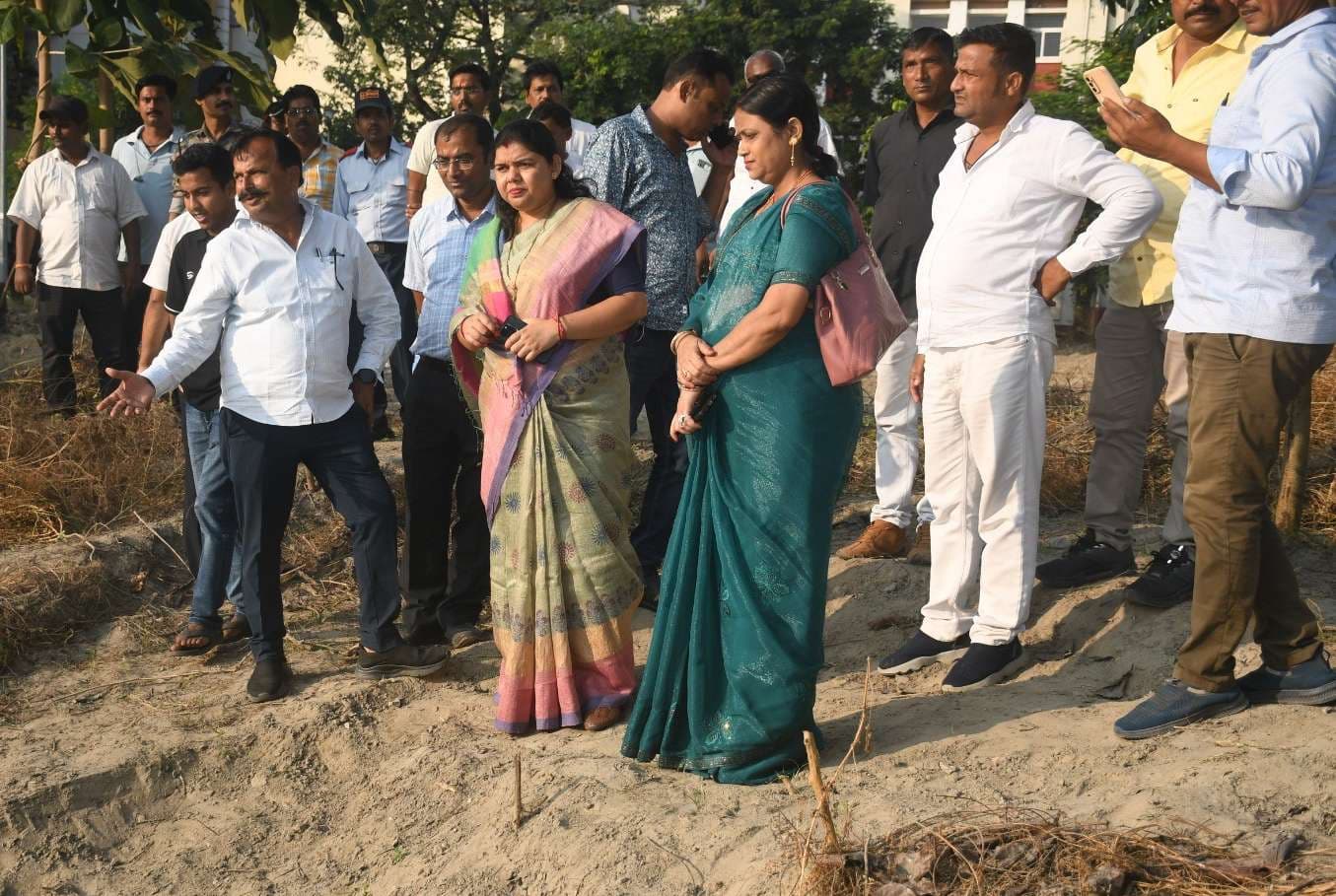 तय समय सीमा के अंदर सभी घाटों की साफ-सफाई का कार्य करें पूरा : महापौर