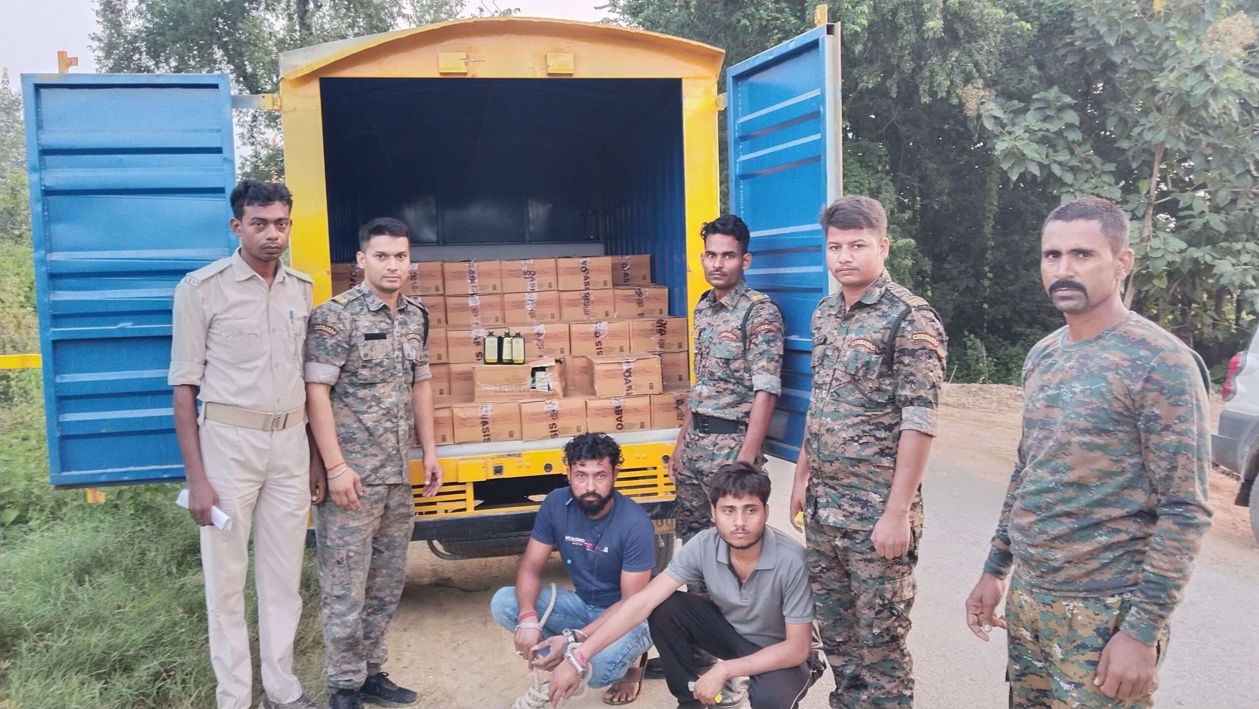 पटना जा रहे पार्सल वाहन से 30 लाख रुपये की विदेशी शराब जब्त, दो गिरफ्तार