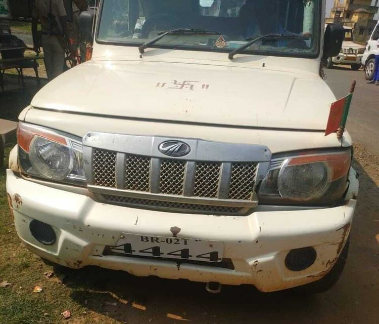 आचार संहिता उल्लंघन में बोलेरो जब्त