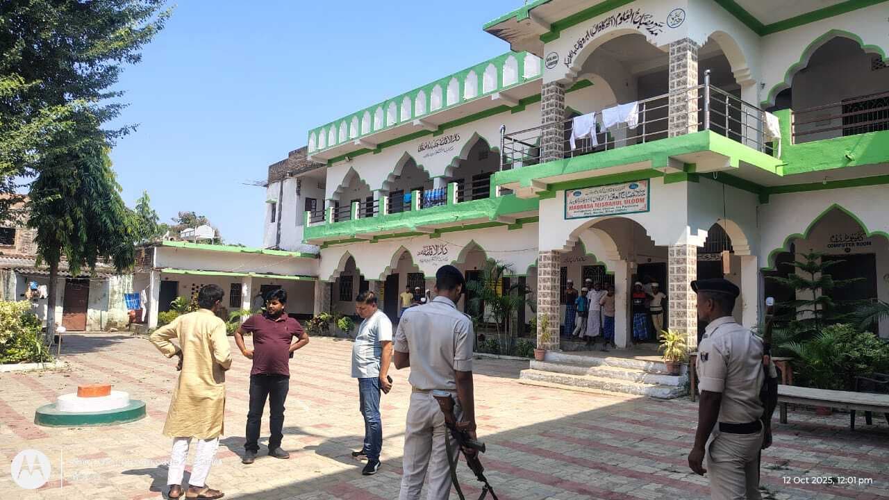 बीडीओ व थानाध्यक्ष ने मतदान केंद्रों पर मूलभूत सुविधाओं का लिया जायजा