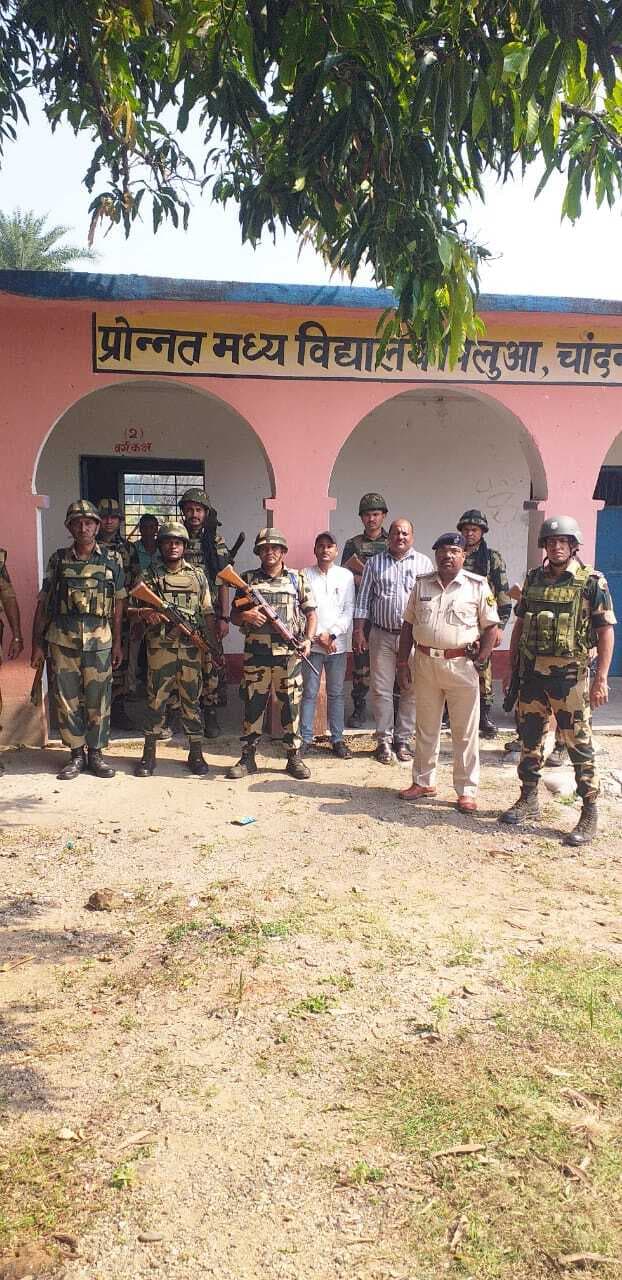 आनंदपुर पुलिस व बीएसएफ ने नक्सल प्रभावित क्षेत्र में किया एरिया डोमिनेशन