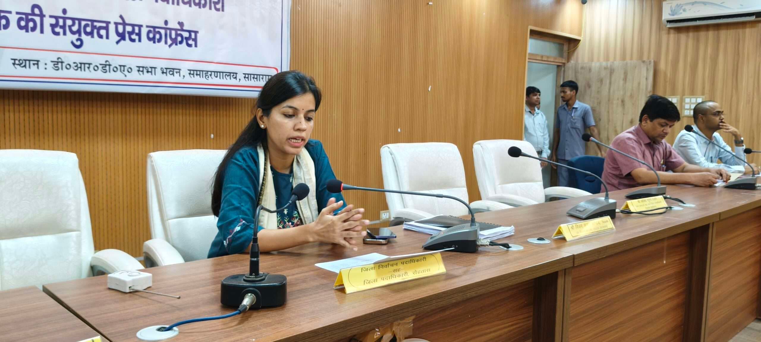 sasaram News : चेनारी के 62 बूथों पर समय से दो घंटे पहले थम जायेगा मतदान