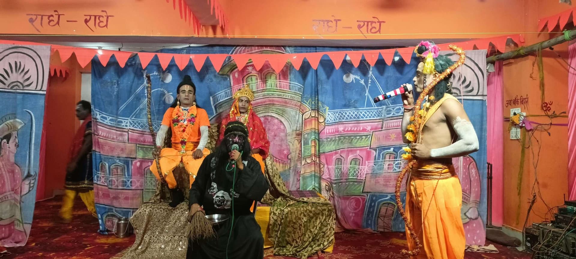 राम लीला में शूर्पणखा की नाक काटने और सीता हरण का हुआ मंचन