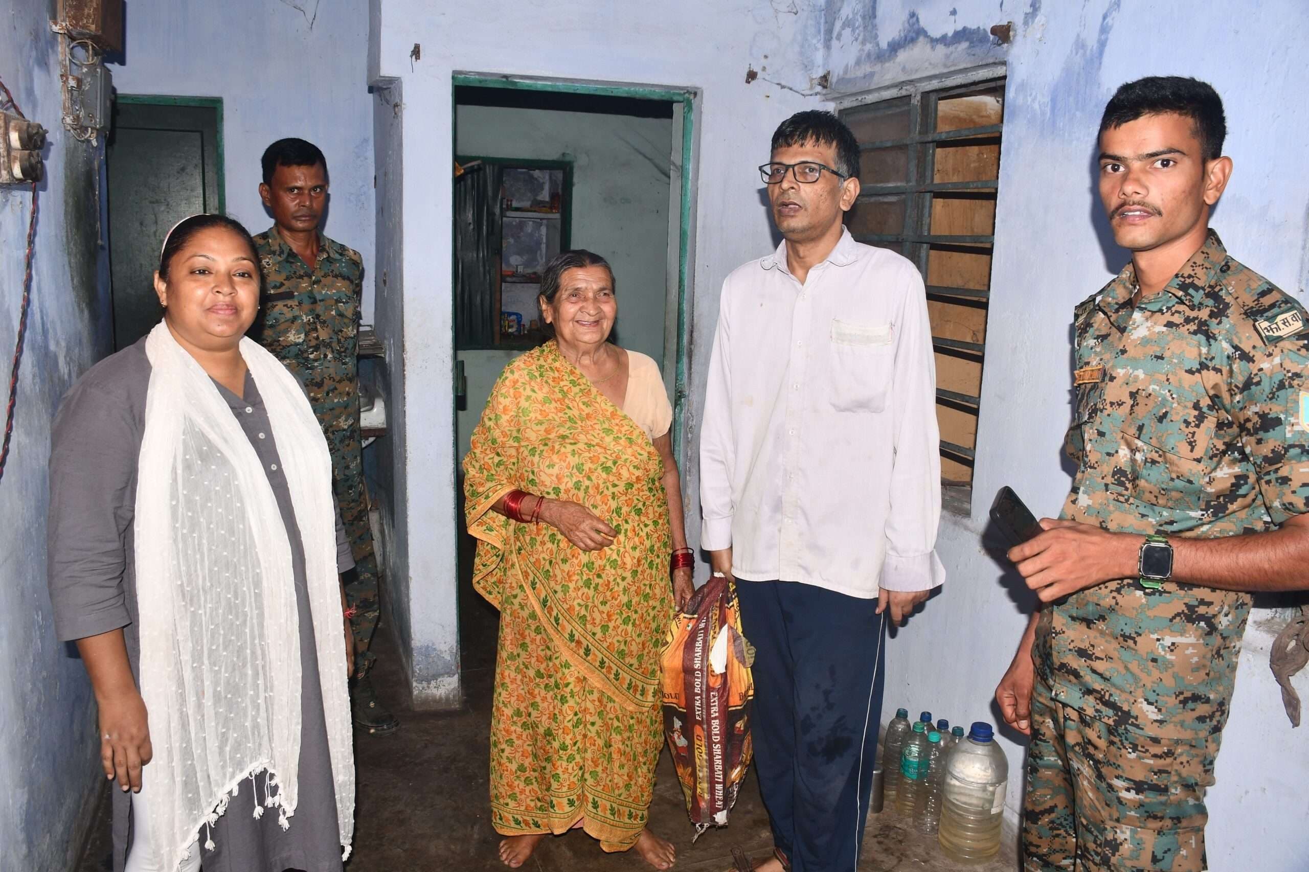 Bokaro news : पैसे के बदले संपत्ति नहीं बेची, तो मां-बेटे को 15 माह तक घर में बनाया बंधक, पुलिस ने कराया मुक्त