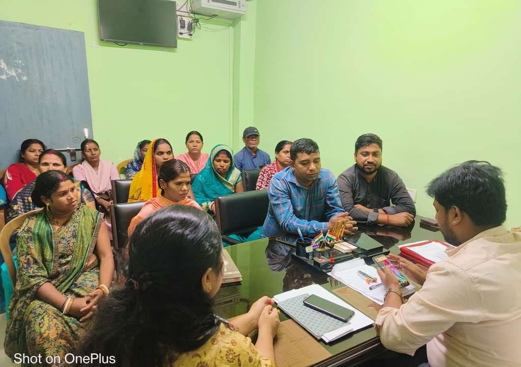 कम मतदान प्रतिशत वाले बूथों पर वोटरों को करें जागरूक