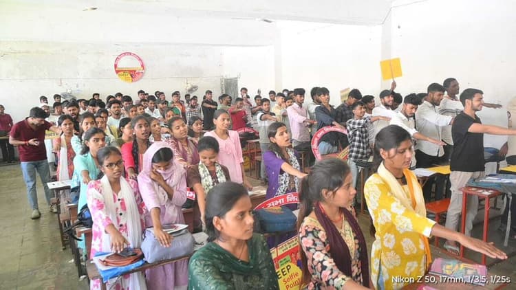 विद्यार्थियों ने लिया संकल्प : मतदान केवल अधिकार नहीं, बल्कि राष्ट्रीय कर्तव्य