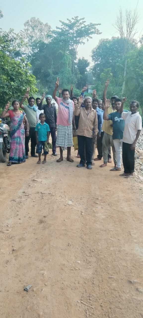 East Singhbhum News : कुलामारा में पुल निर्माण नहीं होने से भड़के ग्रामीण, वोट बहिष्कार की चेतावनी