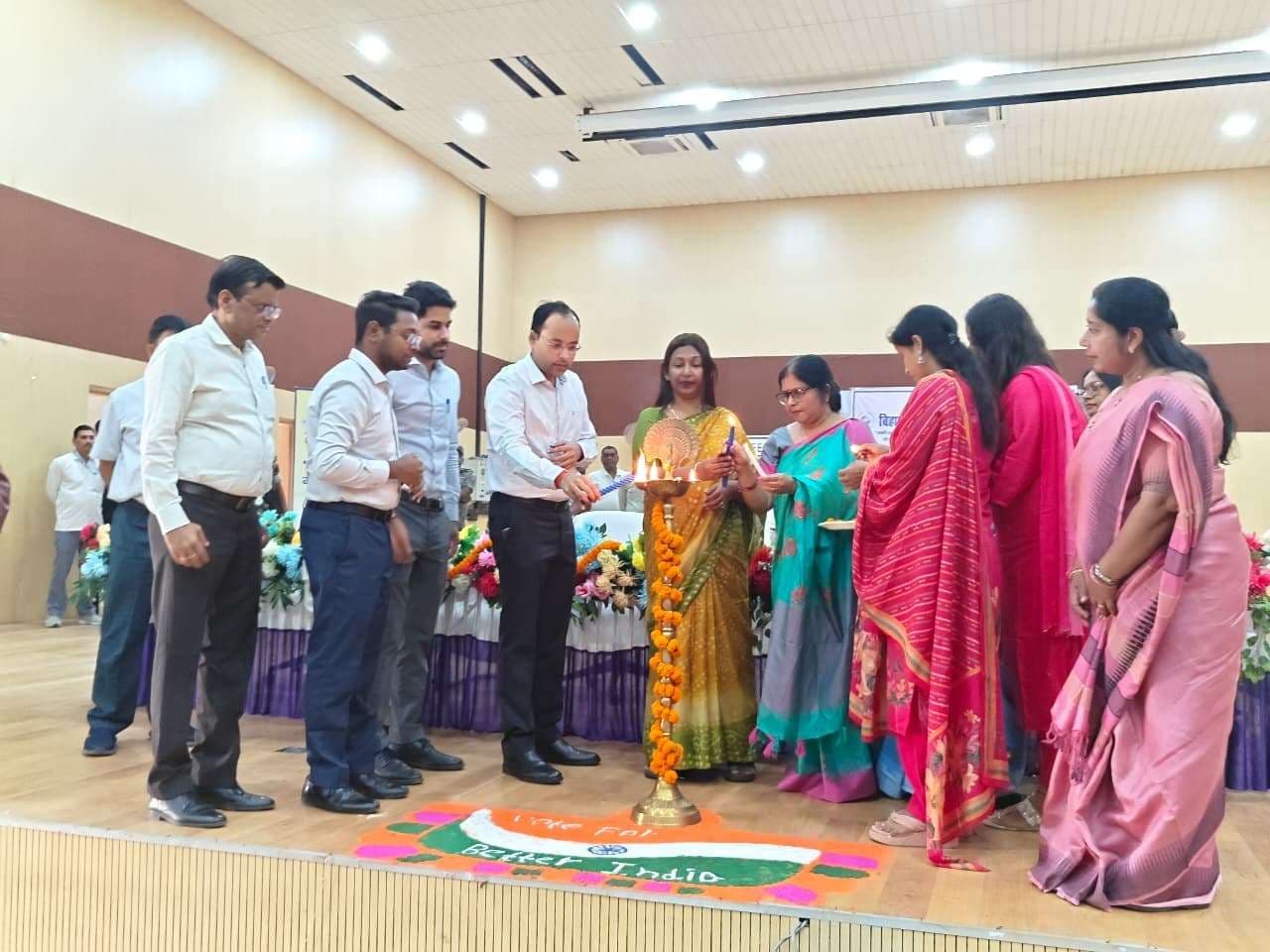 लोकतंत्र में मतदाता की भागीदारी ही असली शक्ति : आयुक्त