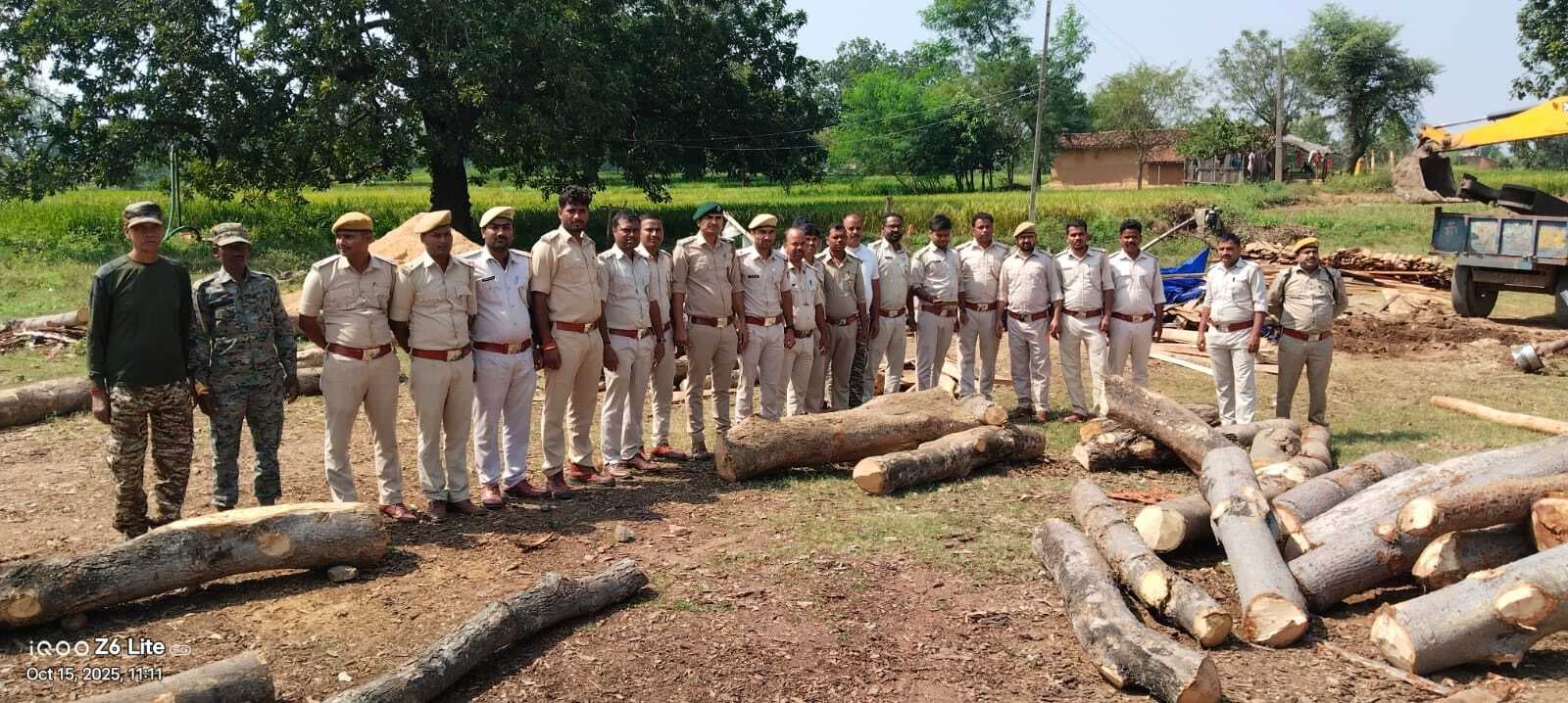 अवैध रूप से संचालित पांच आरा मशीनों को वन विभाग ने किया सील