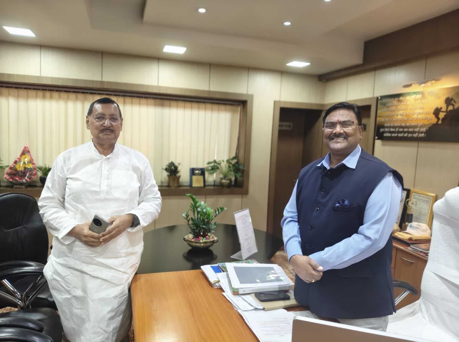 पूर्व स्पीकर ने इसीएल सीएमडी के पास रखीं विस्थापितों की समस्या