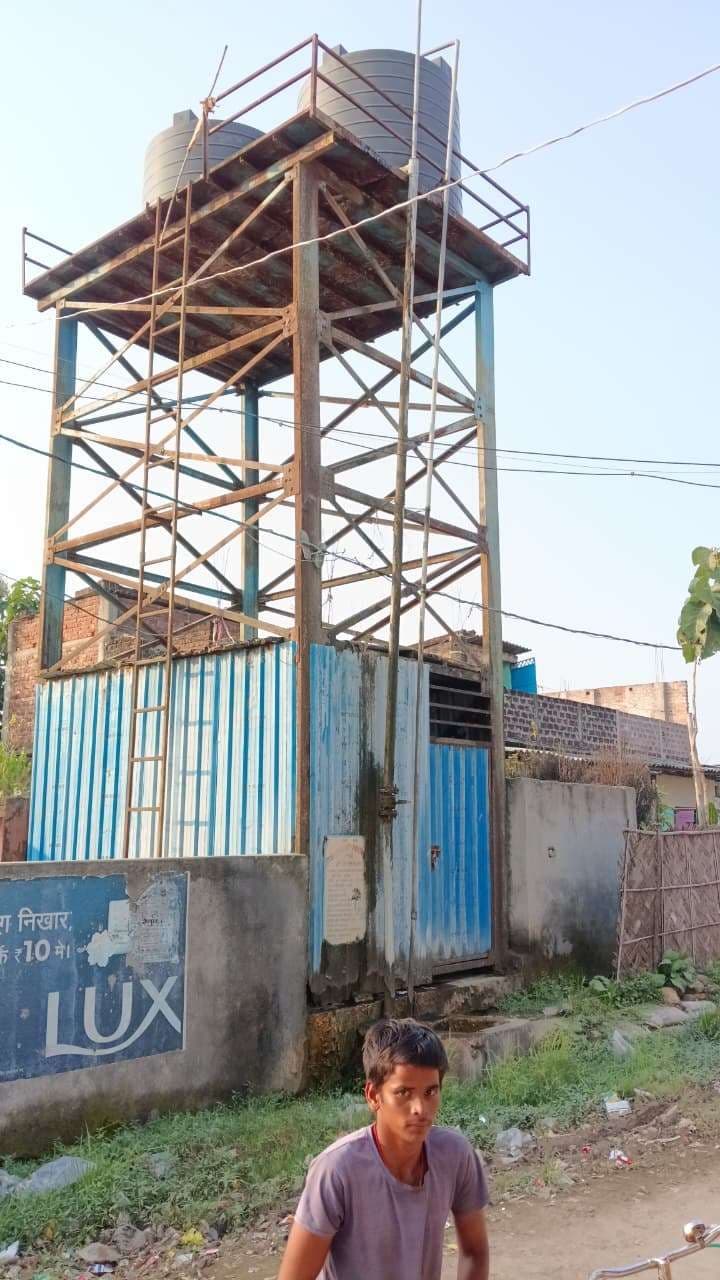 महादलित बस्ती में पेयजल संकट, ग्रामीणों ने लगायी गुहार