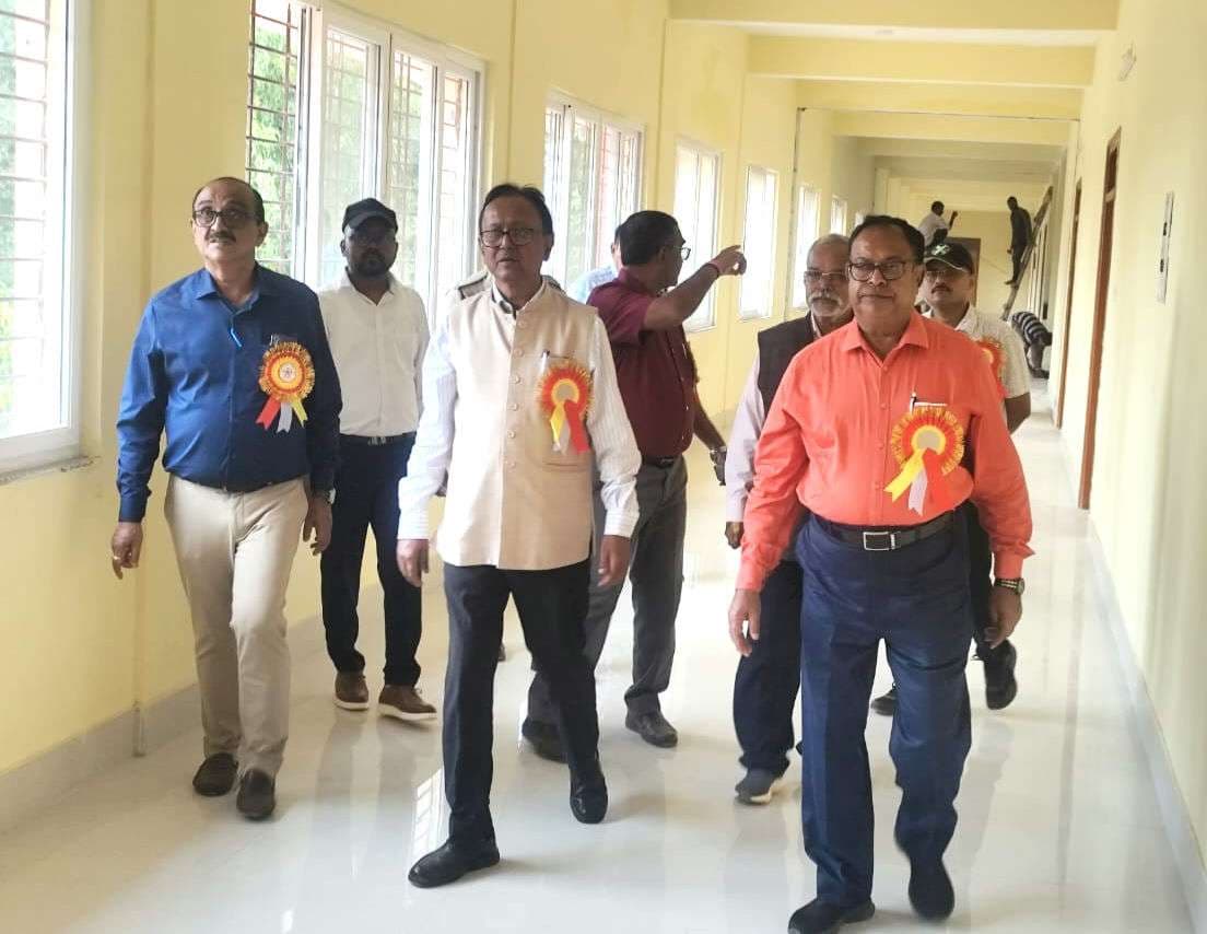 रांची विवि के वीसी ने किया मांडर कॉलेज में निर्माणाधीन भवन का निरीक्षण
