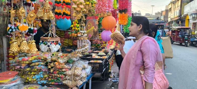 Giridih News: दीपावली को लेकर बढ़ी बाजारों की रौनक