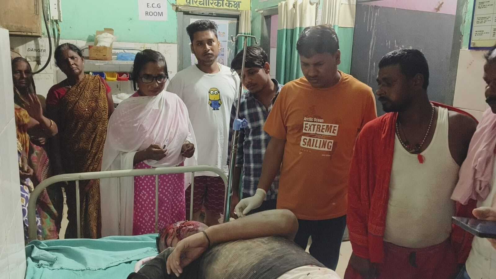 शाहपुर धर्मी पंचायत के मुखिया पुत्र की बाइक अनियंत्रित होकर दीवार से टकराई, मौत