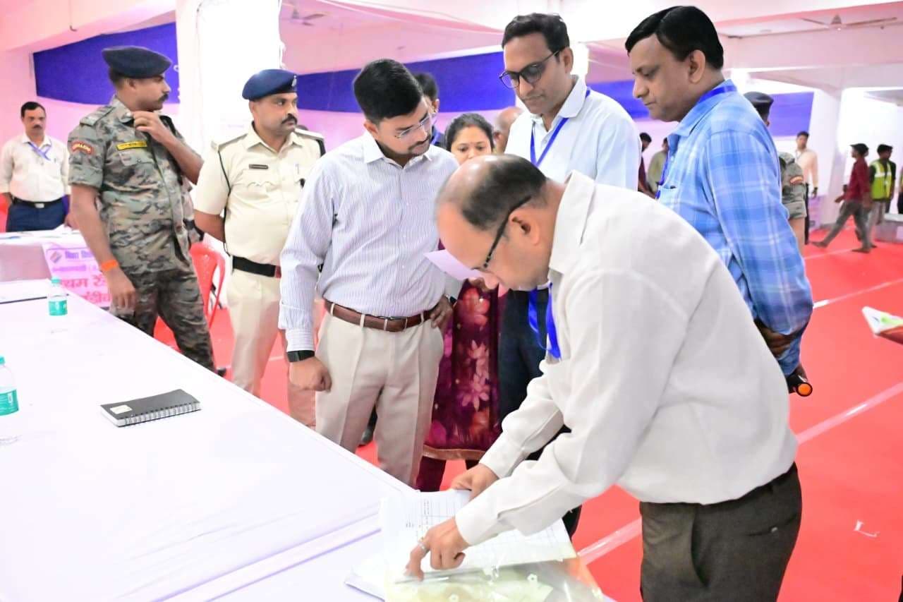 मतदाताओं को दी गयी पोस्टल वैलेट की जानकारी